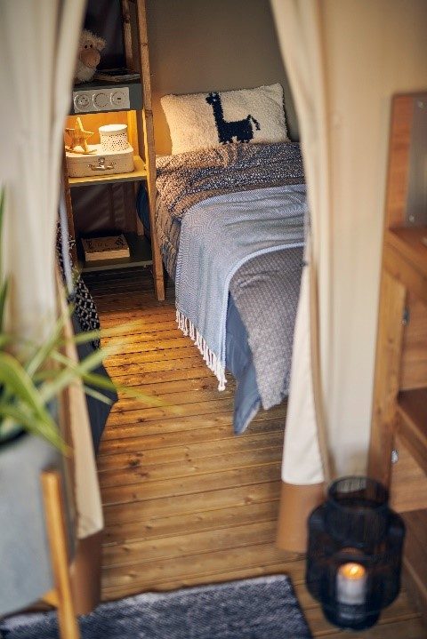 Mini Wood Lodge 21-2 entrée chambre Sunshine Habitat