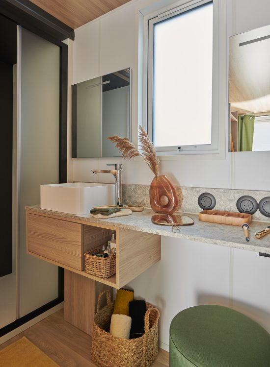 salle de bain spacieuse parents taos